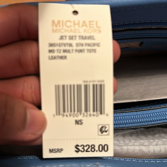 Jet Set Travel Leather Tote - Michael Kors - Picture 9 of 9